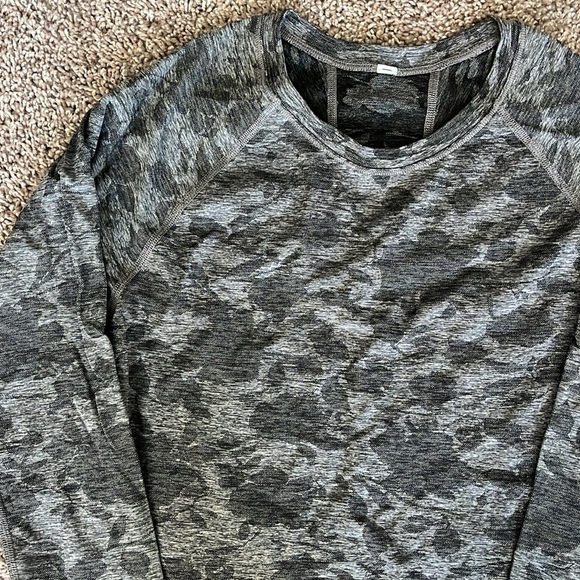 Lululemon swiftly tech long sleeve - Picture 2 of 3